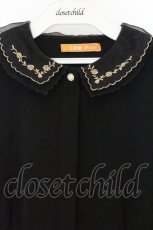 画像2: Fi.n.t / ローズ刺繍ダブルカラーブラウス F クロ O-26-06-05-060-CA-BL-OW-OS (2)