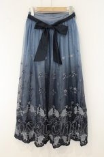 画像1: axes femme / グラデチュール刺繍スカート M ブルー系 O-26-06-06-007-AX-SK-IG-OS (1)