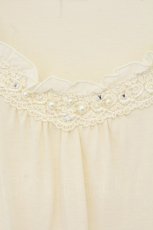 画像2: axes femme / 裾フラワーロングタンクトップ  アイボリー O-26-06-08-064-AX-TO-IG-OS (2)