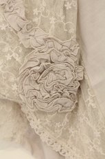 画像2: axes femme / 巻きバラレースストール  ライトグレー系 O-26-06-08-067-AX-ZA-IG-OS (2)