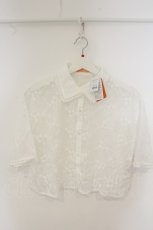 画像1: Fi.n.t / 総レースクロップドシャツ F シロ O-26-06-09-1050-CA-BL-OW-OS (1)