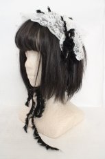 画像1: MARBLE / フリンジリボンフリルヘッドドレス  ホワイト×ブラック O-26-06-10-019-GO-AC-IG-ZT169-F002 (1)
