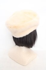 画像3: axes femme / リボンブローチ付ファーベレー  アイボリー O-26-06-10-004-AX-AC-IG-ZT0614T (3)
