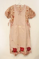 画像1: PINK HOUSE / 薔薇ブーケプリントエプロンデザインワンピース  ピンク O-26-06-11-045-LO-OP-OW-OS (1)