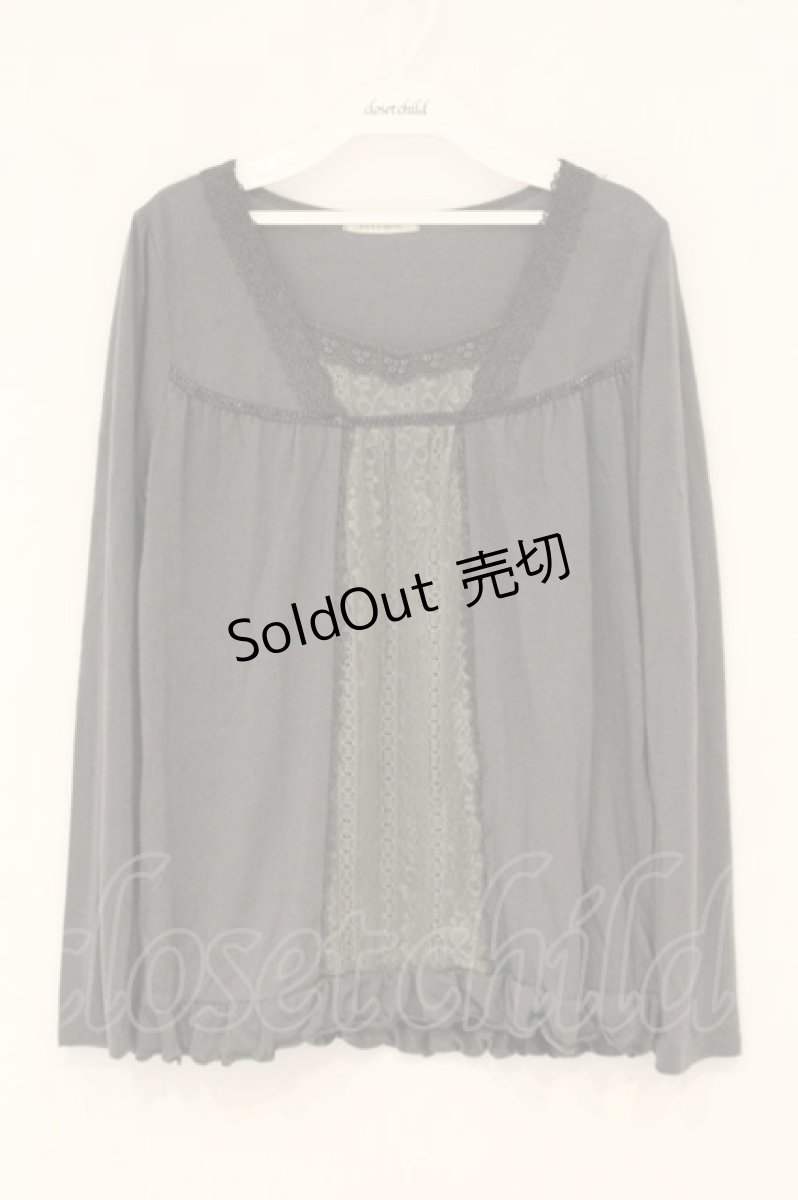 画像1: axes femme / ブローチ付きクラシックプルオーバー M グレー O-26-06-11-087-AX-TO-OW-OS (1)
