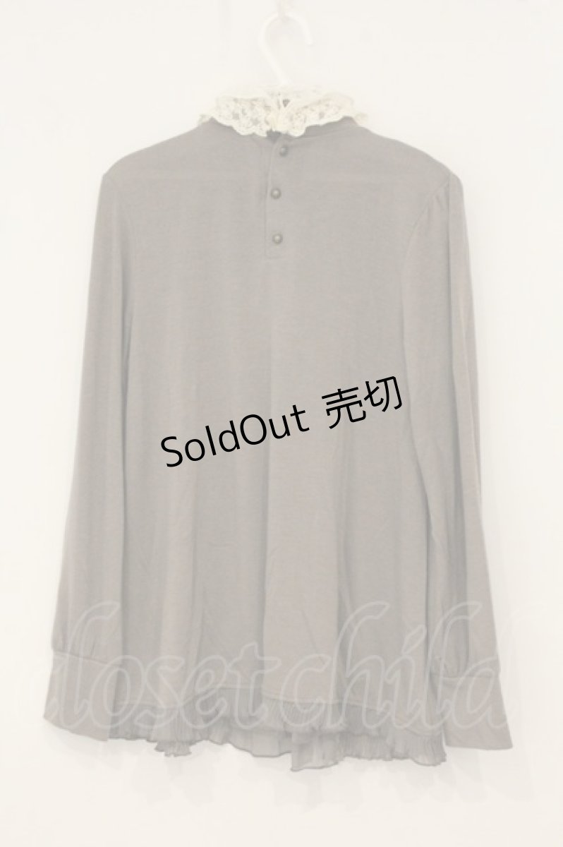 画像3: axes femme / ブローチ付きフリルチュニック M グレー O-26-06-13-033-AX-TO-OW-OS (3)