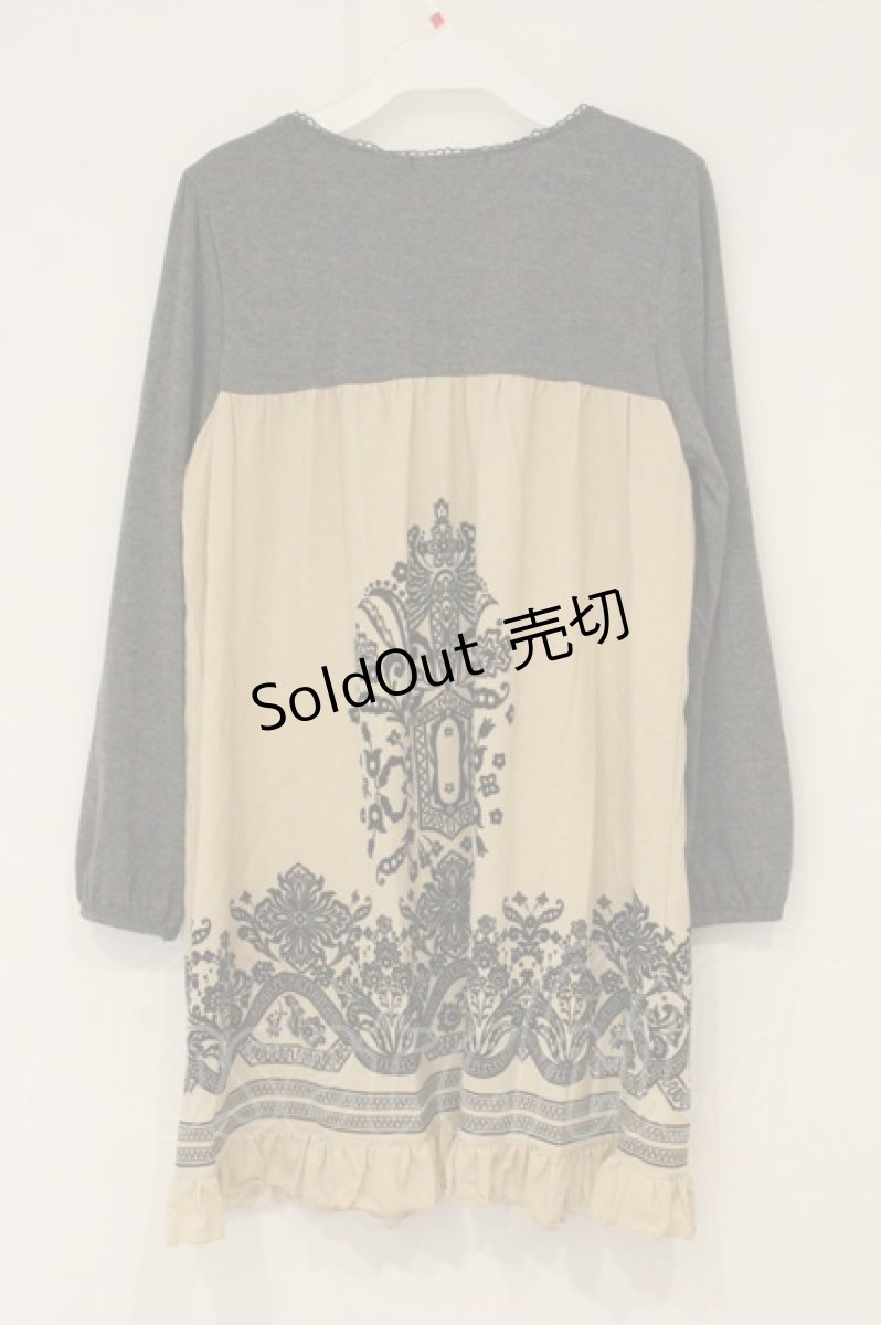 画像3: axes femme / バイカラーニットチュニック  グレー×アイボリー O-26-06-14-1080-AX-TO-IG-OS (3)