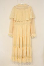 画像4: axes femme / 刺繍チュール使ケープワンピース F イエロー O-26-06-14-1025-AX-OP-IG-OS (4)