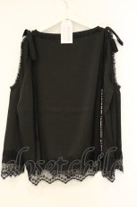 画像4: AVENCHUMU / Open shoulder ribbon printed satin tops　トップス F クロ O-26-06-16-007-LO-TO-OW-OS (4)
