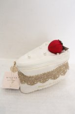 画像1: Maison de FLEUR / トライアングルポーチ  シロ O-26-06-19-053-LO-ZA-OW-OS (1)
