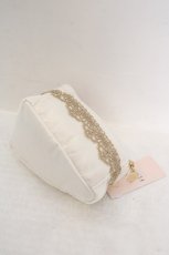 画像2: Maison de FLEUR / トライアングルポーチ  シロ O-26-06-19-053-LO-ZA-OW-OS (2)