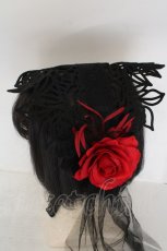 画像2: GOTHその他 / 薔薇ヘッドドレス  ブラック×レッド O-26-06-21-032-GO-AC-OW-OS (2)