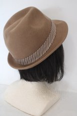 画像3: axes femme / ブローチ付きハット  キャメル O-26-06-21-038-AX-ZA-IG-OS (3)