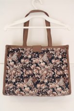 画像3: Maison de FLEUR Petite Robe canone / 画集を詰め込むゴブラントートバッグ  ネイビー O-26-06-21-013-LO-BG-IG-OS (3)