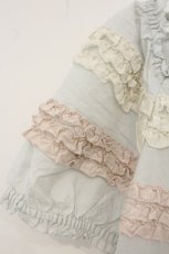 画像3: PINK HOUSE / スクエアネックローンフリルブラウス  サックス×オフシロ×ピンク O-26-06-22-001-LO-BL-IG-OS (3)