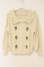 画像1: axes femme / ビッグ襟刺繍入ニットプルオーバー M キナリ O-26-06-23-035-AX-TS-OW-OS (1)