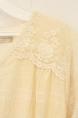 画像2: axes femme POETIQUE / ボリューム袖チュニック M ベージュ O-26-06-23-053-AX-OP-OW-OS (2)