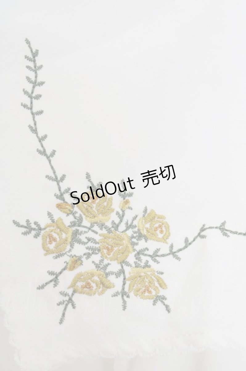 画像2: an another angelus / スクエアケープ衿ローズ刺繍ブラウス F オフシロ O-26-06-23-1004-CA-BL-OW-OS (2)