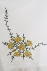 画像2: an another angelus / スクエアケープ衿ローズ刺繍ブラウス F オフシロ O-26-06-23-1004-CA-BL-OW-OS (2)
