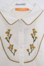 画像2: F i.n.t / クロッカス刺繍ヨーク切替シャツ F オフシロ O-26-06-23-1006-CA-BL-OW-OS (2)