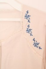 画像2: an another angelus / ダイヤ開きローズ刺繍ブラウス F アイボリー O-26-06-23-1023-CA-BL-OW-OS (2)