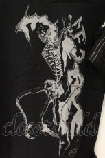 画像2: KASEI / 腕章付きカットソー  ブラック O-26-06-23-096-PU-TO-IG-OS (2)