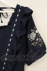 画像2: axes femme / ハシゴレース×袖バラ刺繍ワンピース F ネイビー O-26-06-23-031-AX-OP-OW-OS (2)
