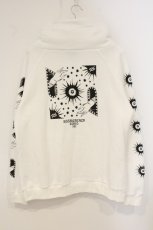 画像3: KRY CLOTHING / 「UENO2022」 インフードボリュームネック BIGパーカー  ホワイト O-26-06-25-003-PU-TO-IG-OS (3)