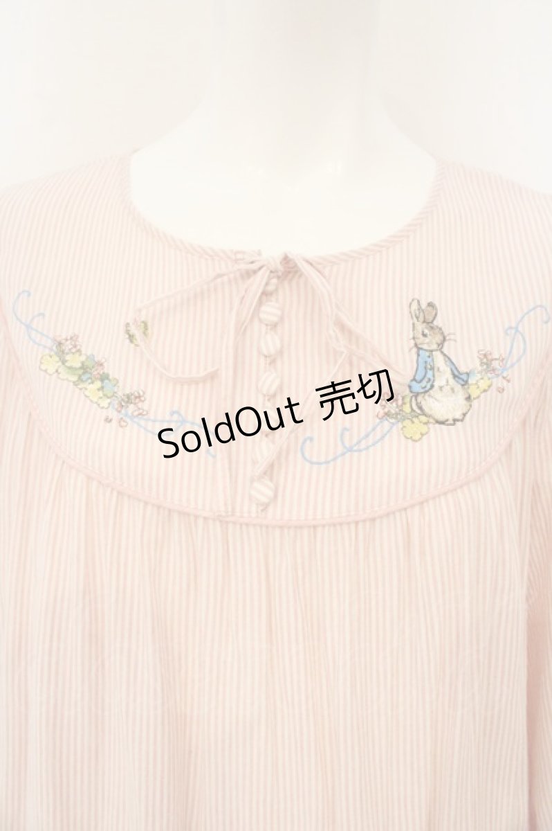 画像2: PINK HOUSE / ピーターラビット刺繍ストライプワンピース  ピンク O-26-06-25-055-LO-OP-IG-OS (2)