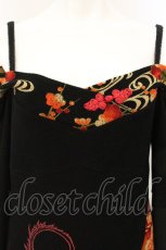 画像2: Qutie Frash / ちりめんシースルー着物袖オフショルチュニック【旧タグ】  ブラック×オレンジ系 O-26-06-27-007-QU-OP-IG-OS (2)