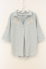 画像1: axes femme / 花刺繍スキッパーシャツ F グリーン O-26-06-27-077-AX-BL-OW-OS (1)