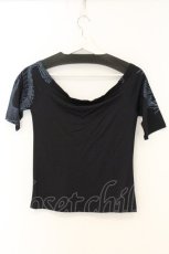 画像4: Qutie Frash / 胸ギャザーオフショルカットソー【旧タグ】  ブラック×ブルー O-26-06-27-015-QU-TO-IG-OS (4)