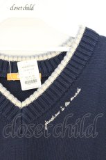 画像2: Fi.n.t / ロゴ刺繍ラインニットベスト  ネイビー O-26-07-02-078-CA-TO-IG-OS (2)