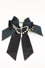 画像1: Enchantlic Enchantilly / 宝石箱パールリボンブローチ〜私の為の一輪の薔薇〜  クロ×グリーン O-26-07-02-094-LO-AC-OW-OS (1)