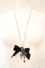 画像2: metamorphose / ロッキングチェアーネックレス  シルバー×パール×クロ O-26-07-05-1047-ME-AC-IG-OS (2)