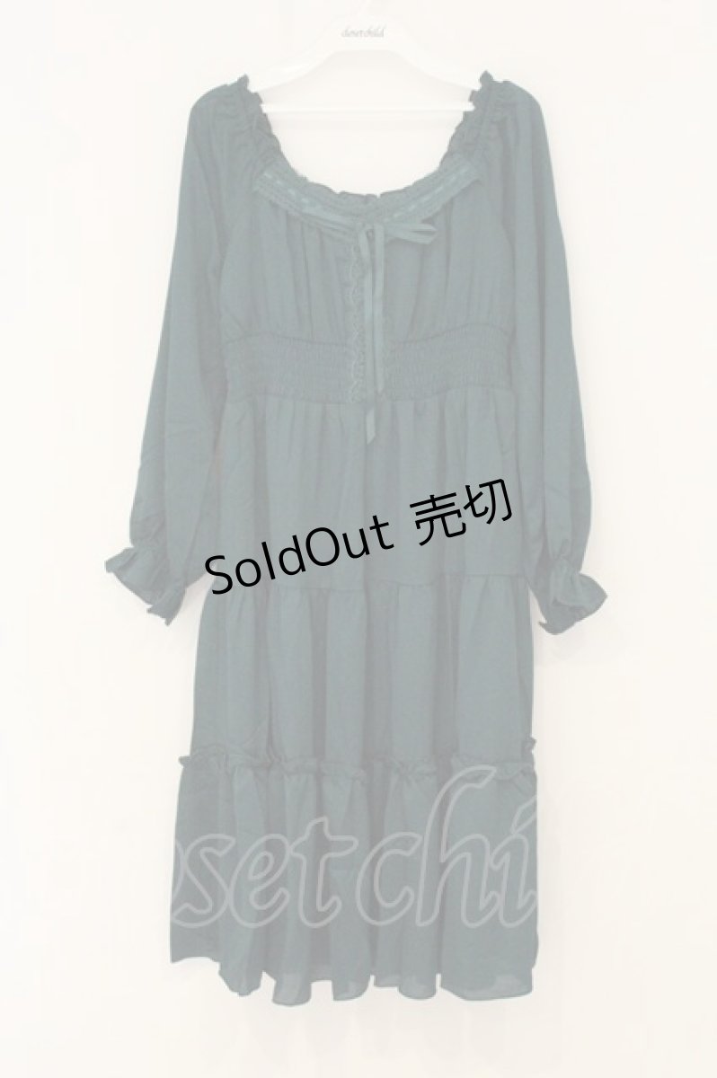 画像1: axes femme POETIQUE / オフショルティアード長袖ワンピース M グリーン O-26-07-05-069-AX-OP-OW-OS (1)