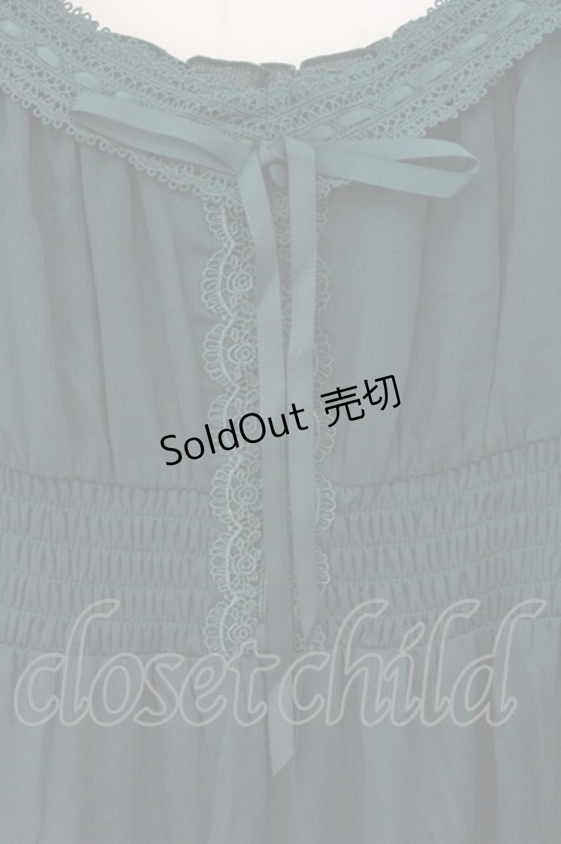 画像2: axes femme POETIQUE / オフショルティアード長袖ワンピース M グリーン O-26-07-05-069-AX-OP-OW-OS (2)