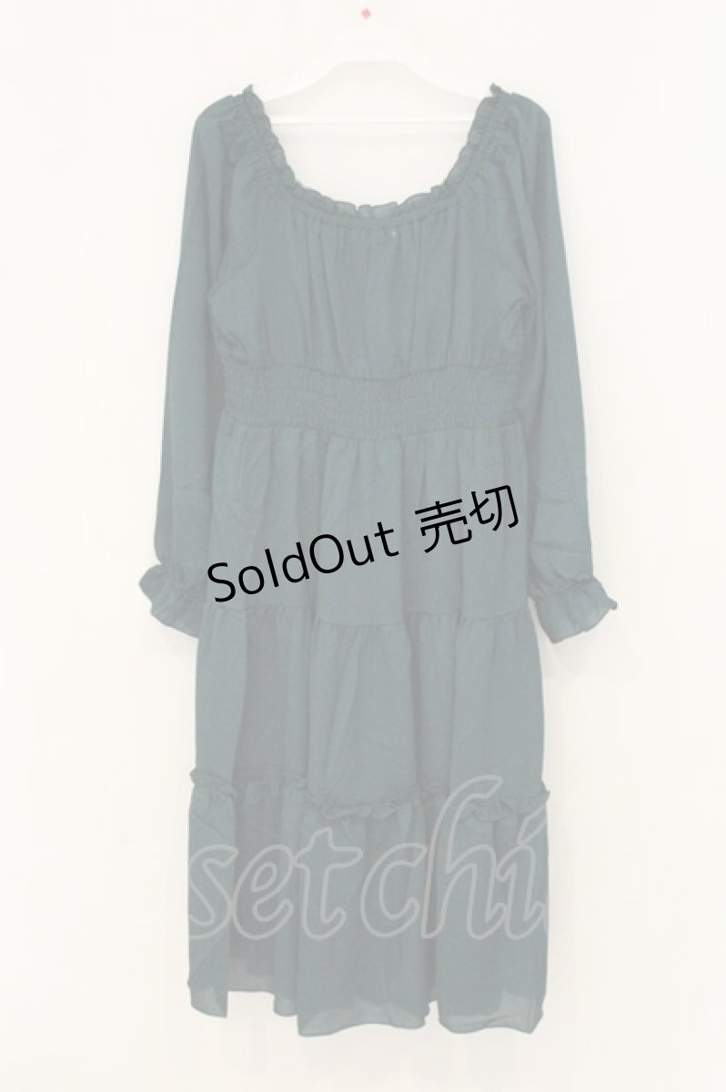 画像3: axes femme POETIQUE / オフショルティアード長袖ワンピース M グリーン O-26-07-05-069-AX-OP-OW-OS (3)
