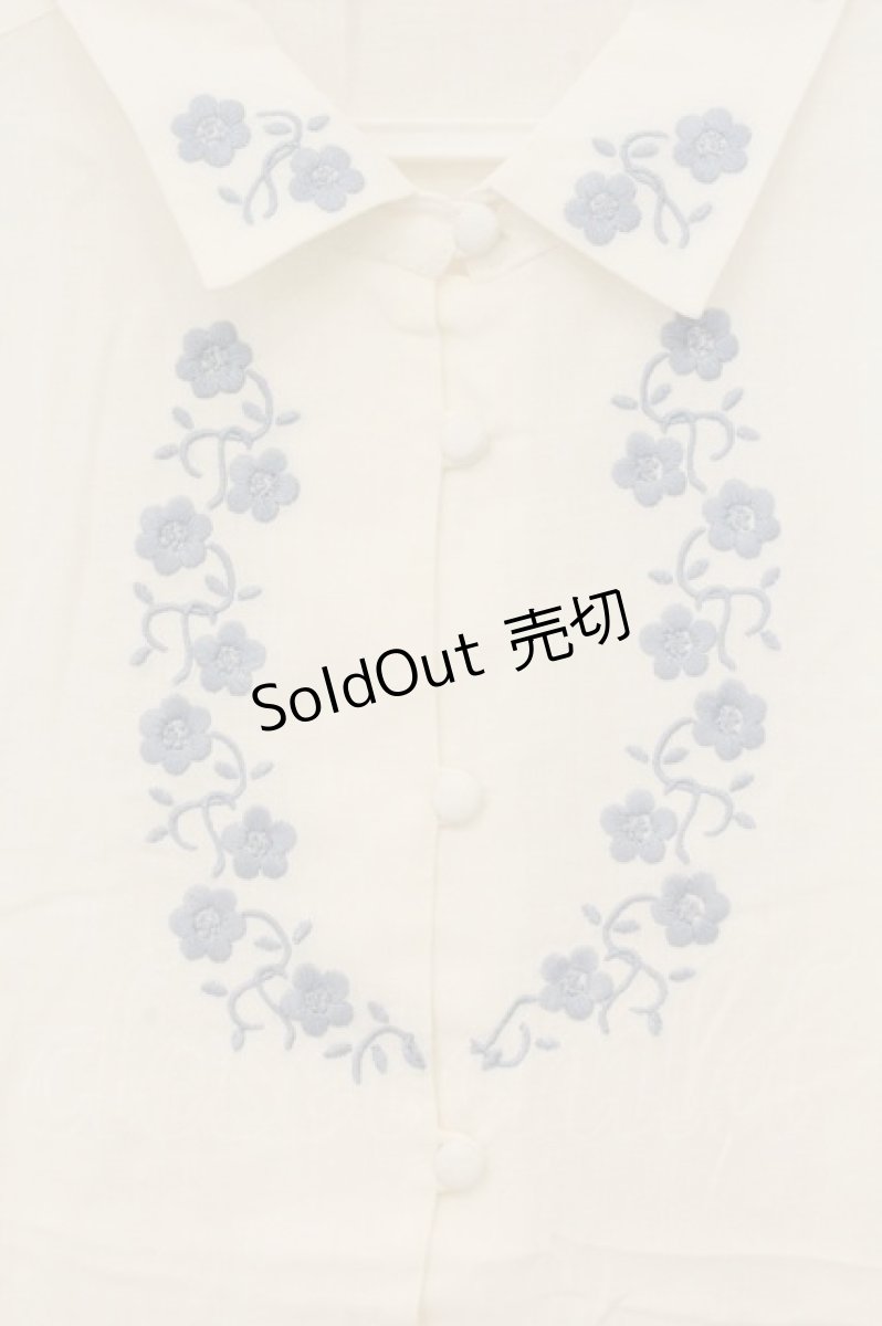 画像2: Fi.n.t / 小花刺繍5分袖シャツ F オフシロ O-26-07-07-093-CA-BL-OW-OS (2)
