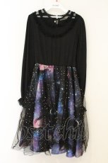 画像1: Favorite / 宇宙柄×星空チュールの長袖ワンピース  クロ×マルチ O-26-07-07-017-LO-OP-OW-OS (1)
