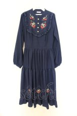 画像1: axes femme POETIQUE / ブロッキングベリー刺繍ワンピース M ネイビー O-26-07-08-019-AX-OP-IG-OS (1)