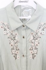 画像2: axes femme / 花刺繍ボリューム袖シャツワンピース  ミント O-26-07-08-022-AX-OP-IG-OS (2)