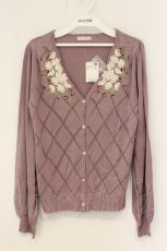 画像1: axes femme / 花刺繍ダイヤ編みニットカーディガン M ラベンダー O-26-07-10-102-AX-TO-OW-OS (1)