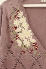 画像2: axes femme / 花刺繍ダイヤ編みニットカーディガン M ラベンダー O-26-07-10-102-AX-TO-OW-OS (2)