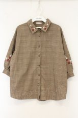 画像1: axes femme / 刺繍チェック柄ブラウス M ベージュ O-26-07-13-056-AX-BL-OW-OS (1)