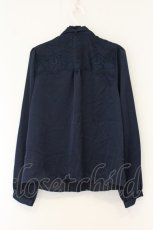 画像3: axes femme / 花刺繍リボンサテンブラウス F ネイビー O-26-07-13-058-AX-BL-OW-OS (3)