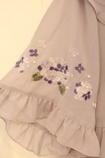 画像3: axes femme / 紫陽花刺繍フリルガウン F ラベンダー O-26-07-15-038-AX-TO-OW-OS (3)
