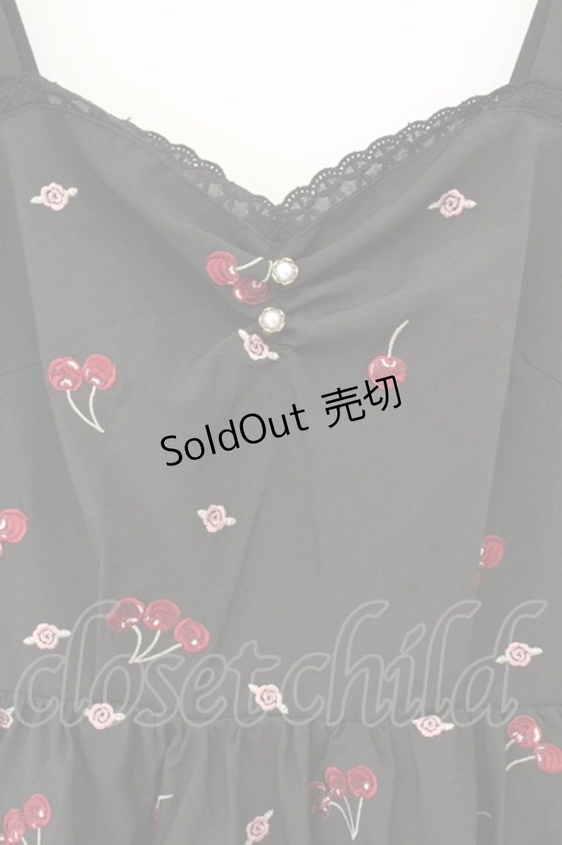 画像2: axes femme POETIQUE / チェリー×ローズ刺繍ジャンパースカート M クロ O-26-07-15-047-AX-OP-OW-OS (2)