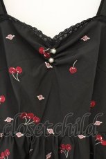 画像2: axes femme POETIQUE / チェリー×ローズ刺繍ジャンパースカート M クロ O-26-07-15-047-AX-OP-OW-OS (2)