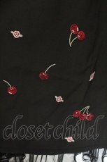 画像3: axes femme POETIQUE / チェリー×ローズ刺繍ジャンパースカート M クロ O-26-07-15-047-AX-OP-OW-OS (3)